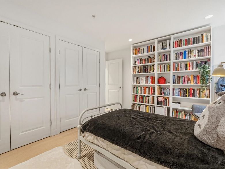 83 W 15th Avenue