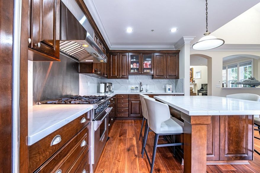 6386 Larkin Drive