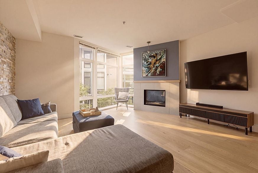 2975 Wall Street