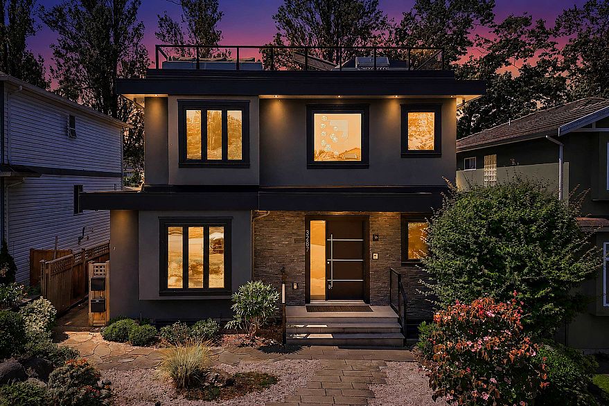 3287 Matapan Crescent
