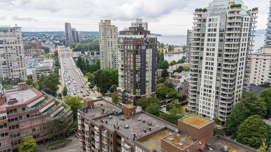 304 1330 Burrard Street
