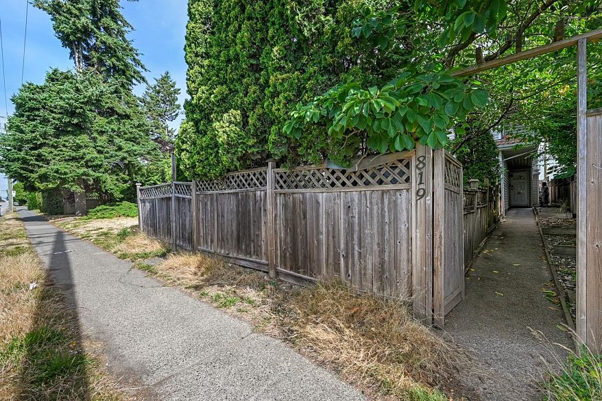 819 W 70th Avenue