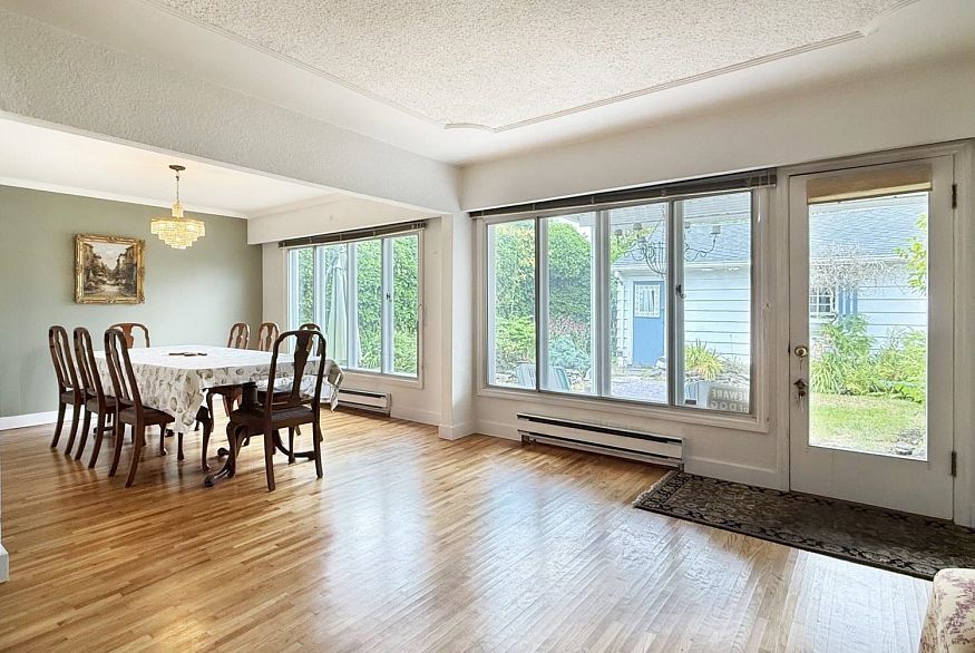 125 E 48th Avenue