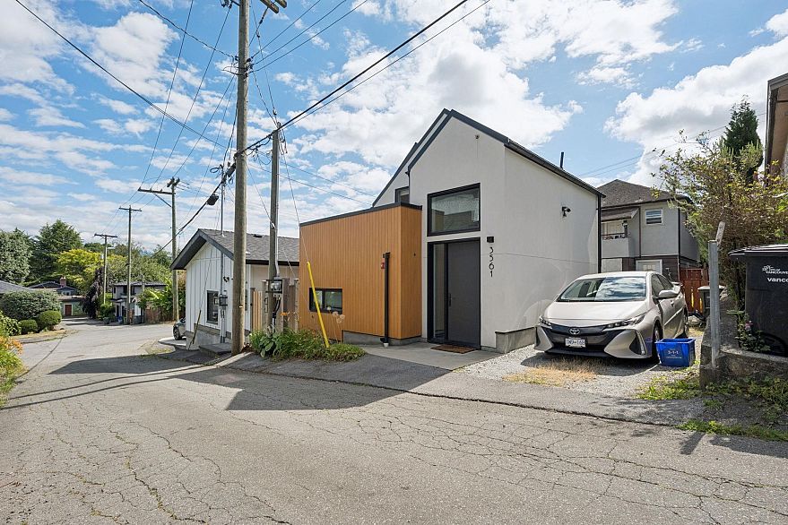 3559 Lakewood Street
