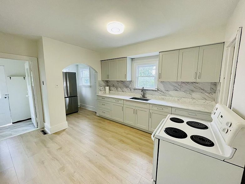 922 Park Drive