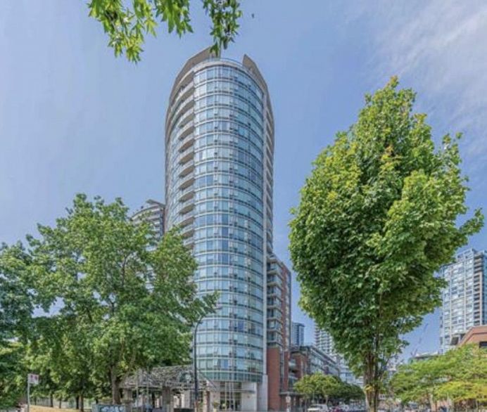 2209 58 Keefer Place