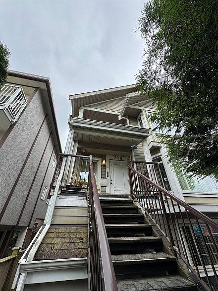 220 E 15th Avenue