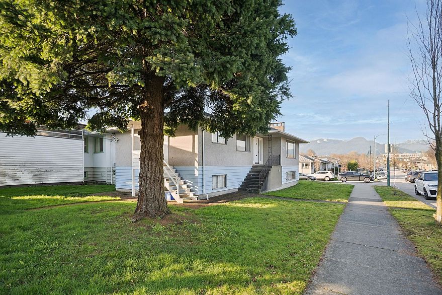 925 Nanaimo Street