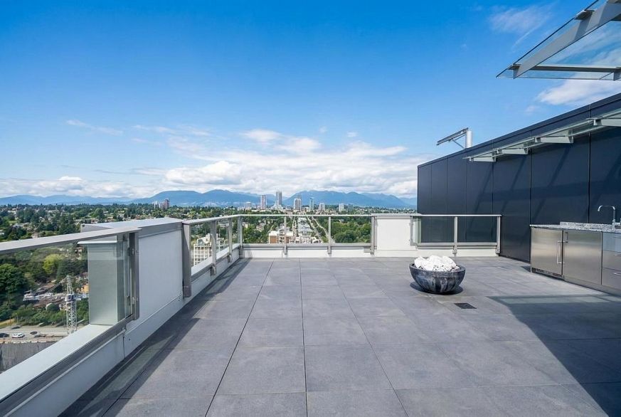 2803 7433 Cambie Street