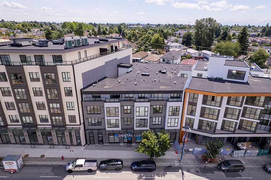 207 3050 Kingsway