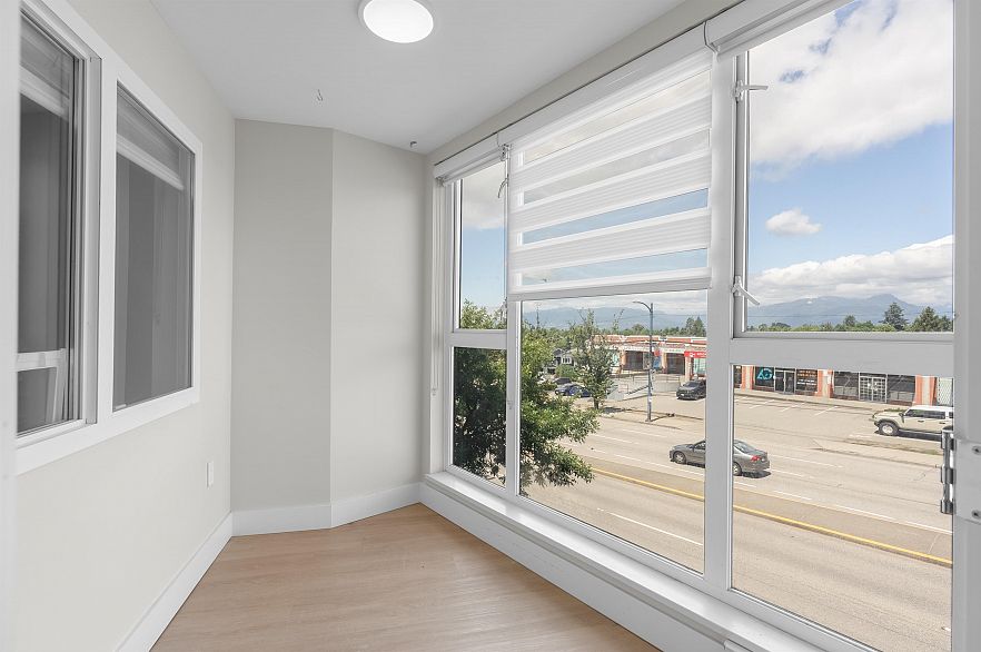 207 3050 Kingsway