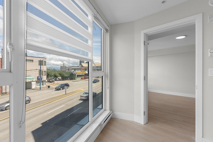 207 3050 Kingsway