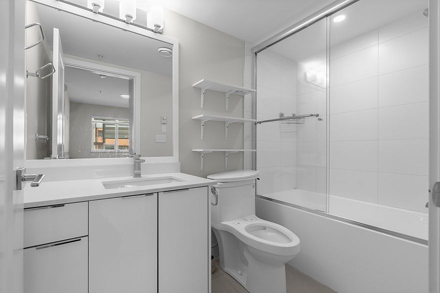 207 3050 Kingsway