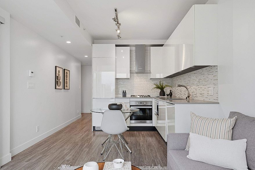 1906 1283 Howe Street