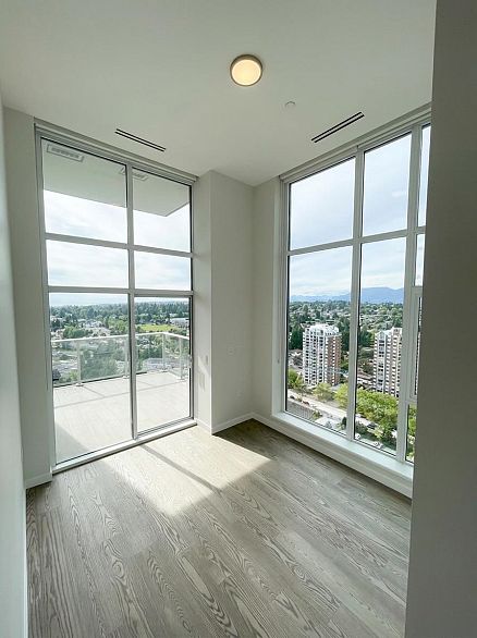 2803 7433 Cambie Street