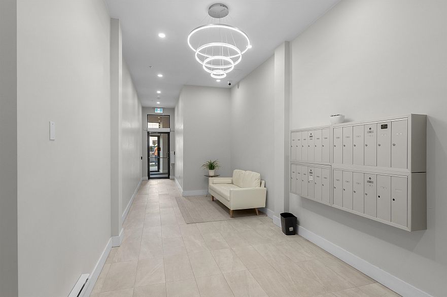 207 3050 Kingsway
