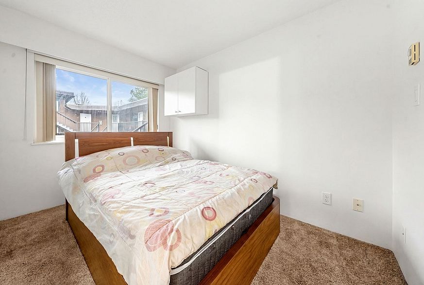 204 3136 Kingsway