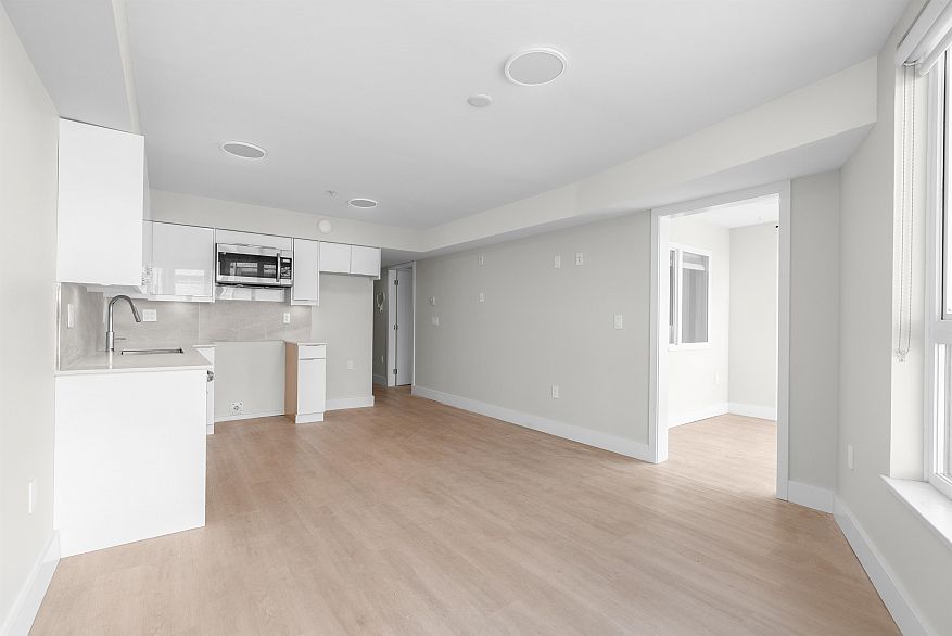 207 3050 Kingsway