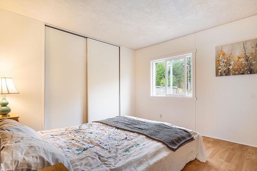 53 1413 Sunshine Coast Highway