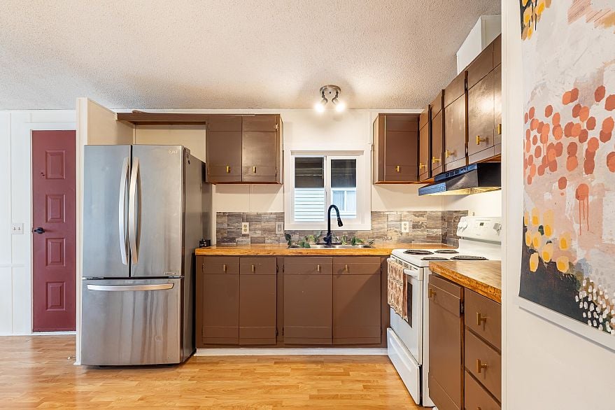 53 1413 Sunshine Coast Highway