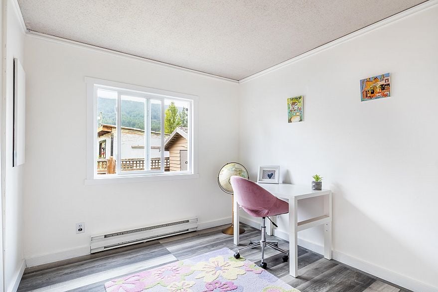 53 1413 Sunshine Coast Highway