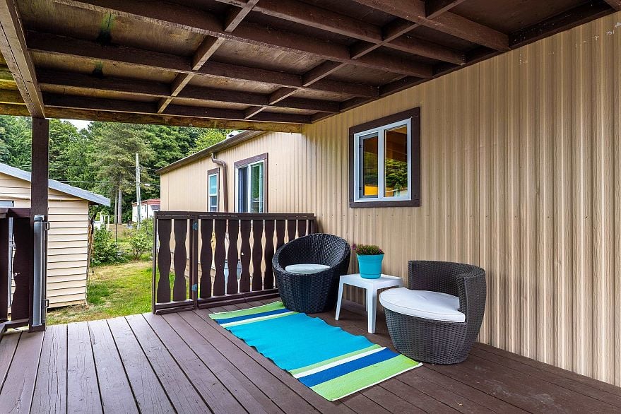 53 1413 Sunshine Coast Highway