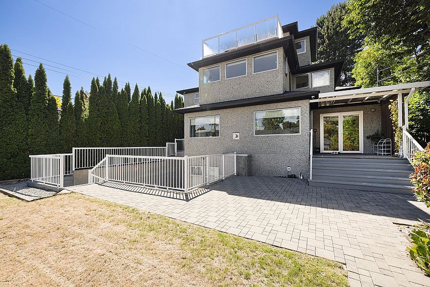 4888 Trafalgar Street