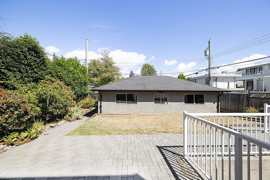 4888 Trafalgar Street