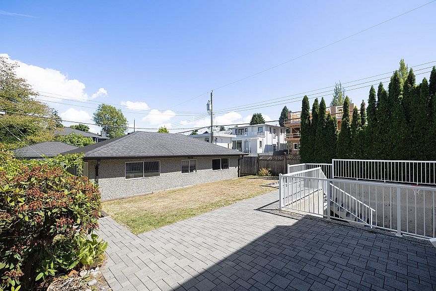 4888 Trafalgar Street