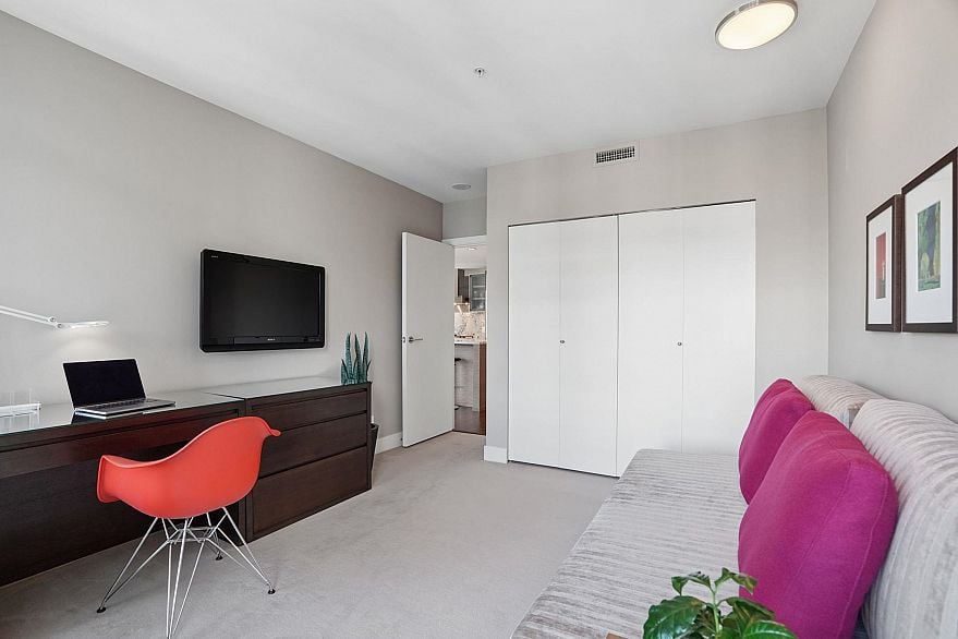 3305 1111 Alberni Street