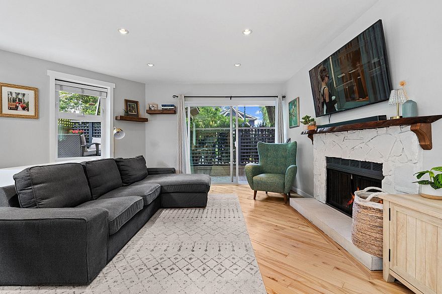 218 W 15th Avenue