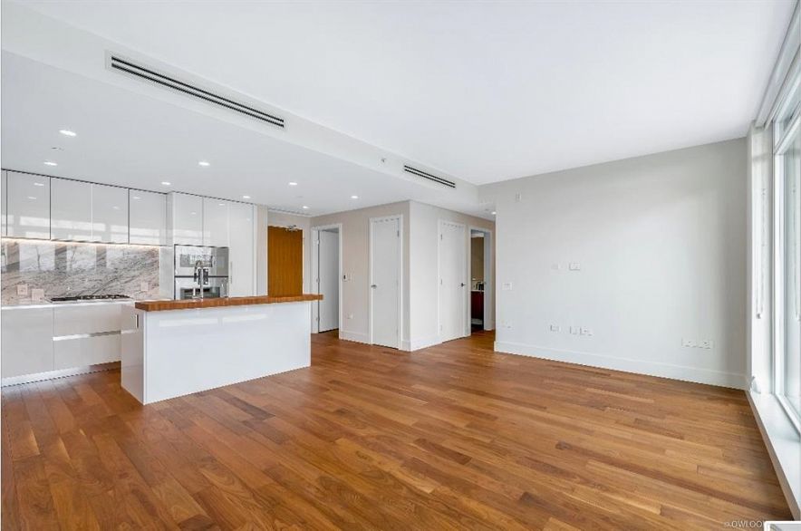 505/506 375 W 59th Avenue