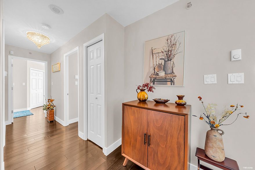 1904 1088 Quebec Street