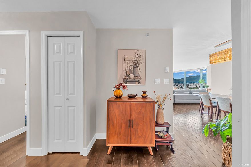 1904 1088 Quebec Street