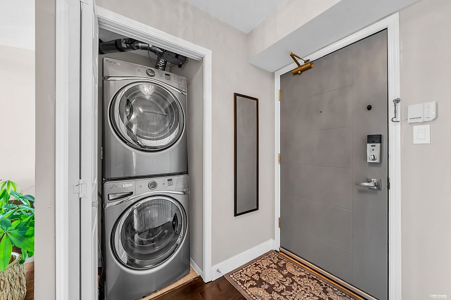 1904 1088 Quebec Street