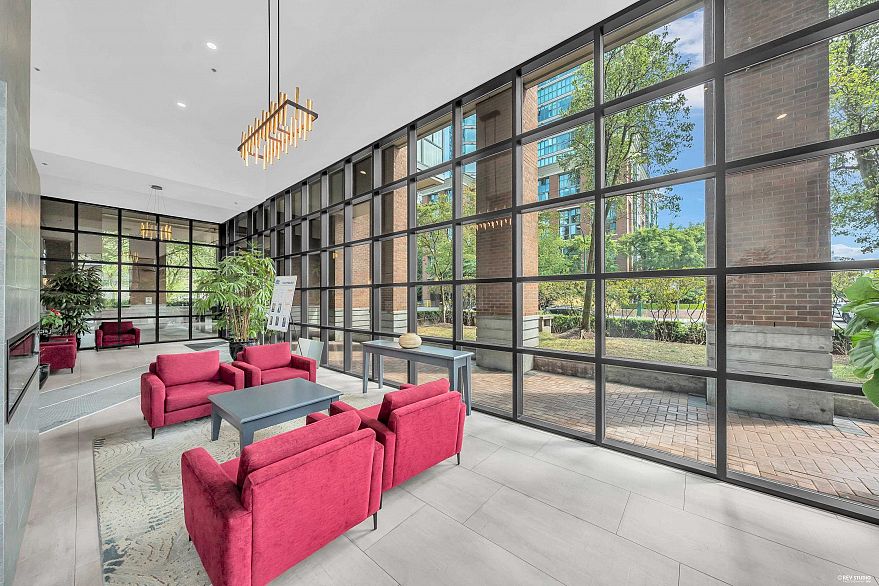 1904 1088 Quebec Street