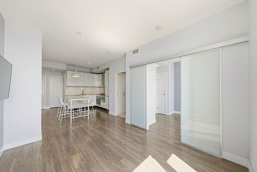 3605 1283 Howe Street