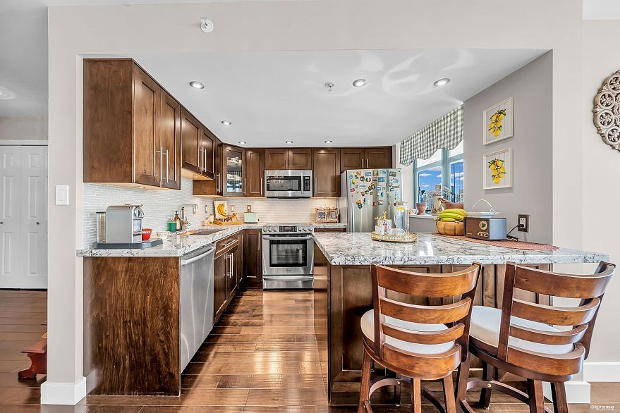 1904 1088 Quebec Street