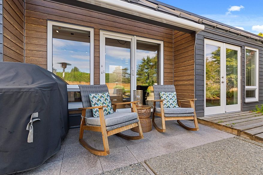 894 Eden Crescent