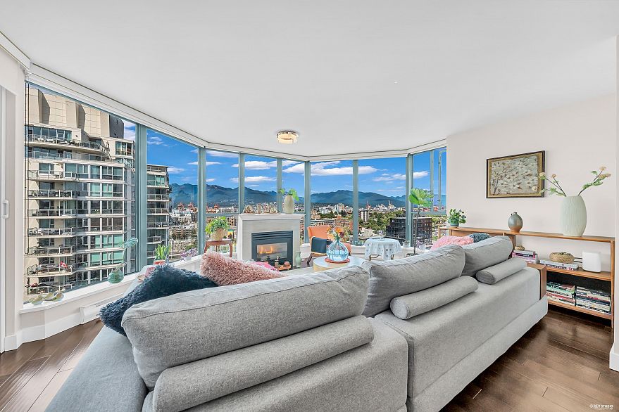 1904 1088 Quebec Street