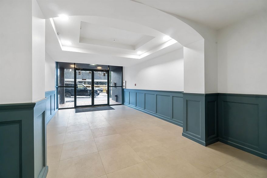 209 2928 Commercial Drive