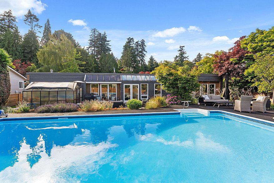 894 Eden Crescent