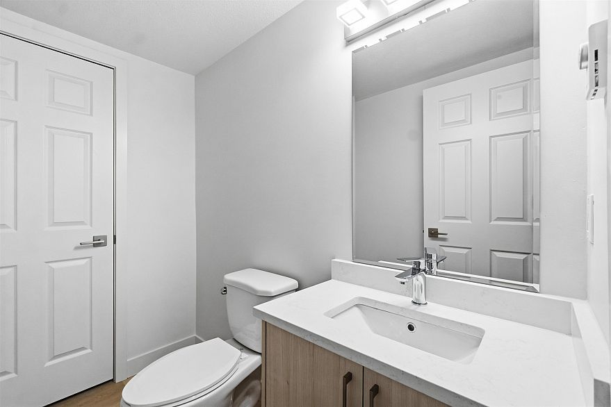 305 2928 Commercial Drive