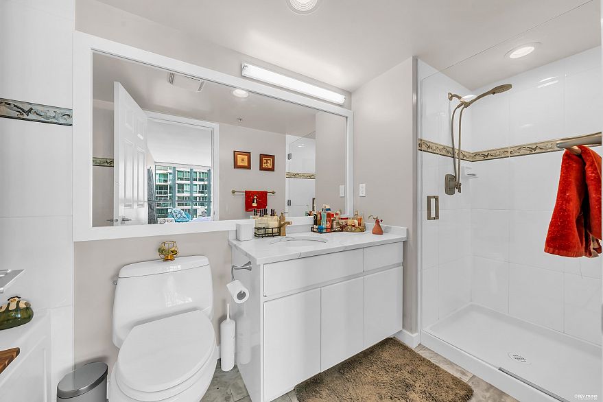 1904 1088 Quebec Street
