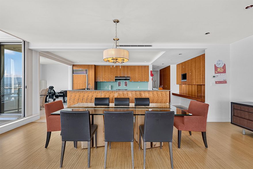 3101 1077 W Cordova Street