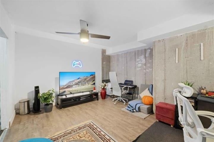 64 11305 240 Street