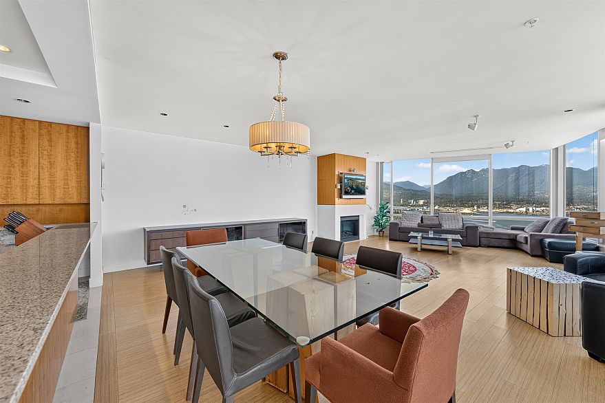 3101 1077 W Cordova Street
