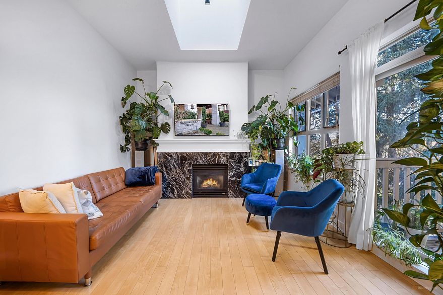 2409 4625 Valley Drive
