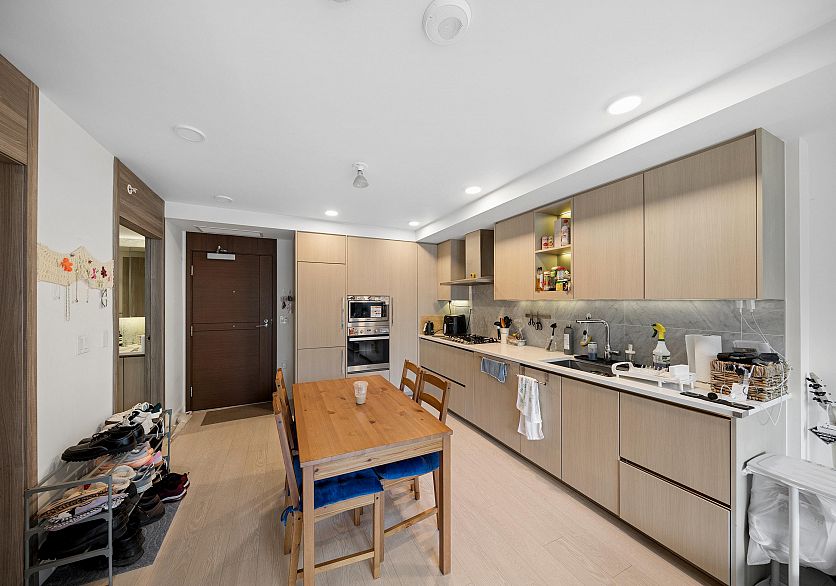 512 433 SW Marine Drive