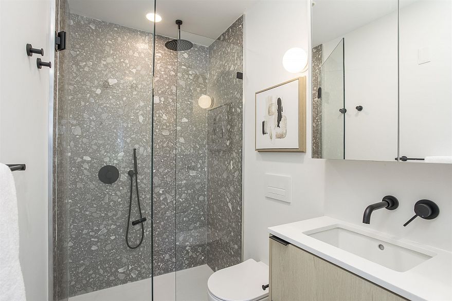 PH522 2471 St. George Street